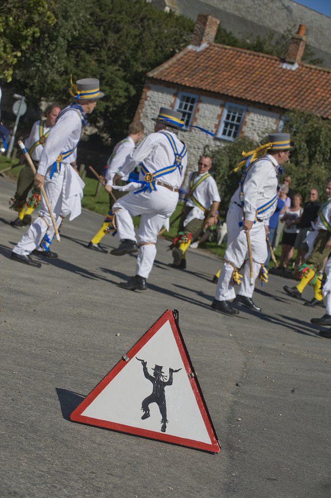 barber-morris-dancers11.jpg