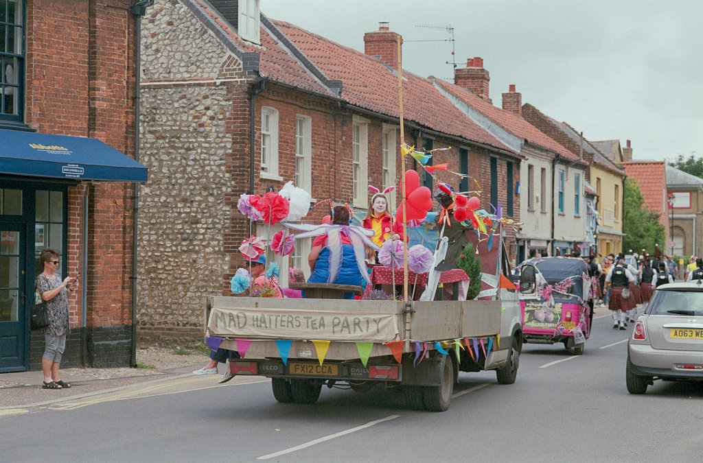 barber-burnham-market-carnival03.jpg