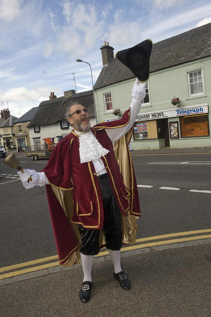 barber-farrar-town-crier01.jpg