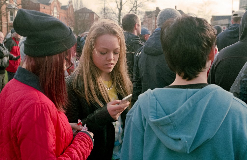 barber-teenagers-socialising01.jpg