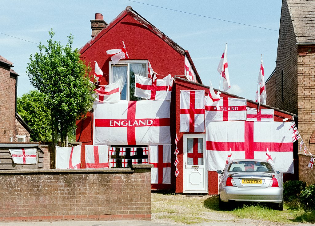 barber-english-flags-house-02.jpg