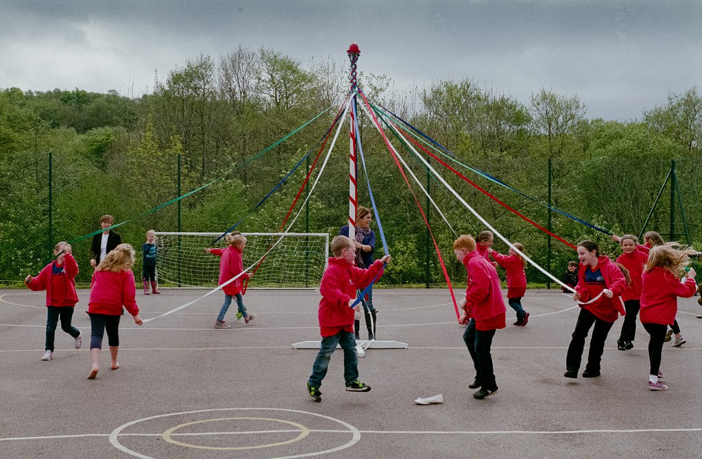 barber-maypole-dancing02.jpg