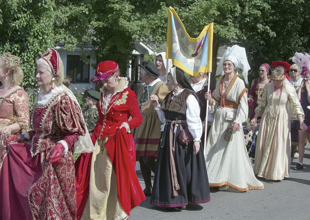 barber-lavenham-carnival3.jpg