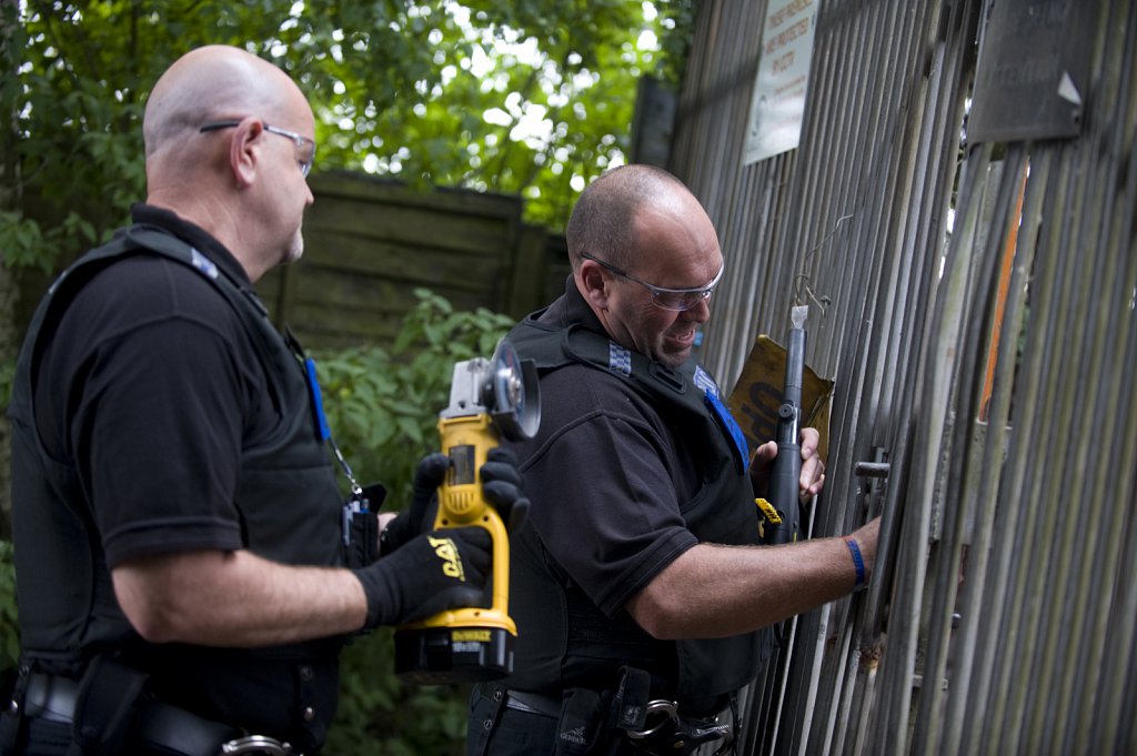 Police Scrap Yard Raid