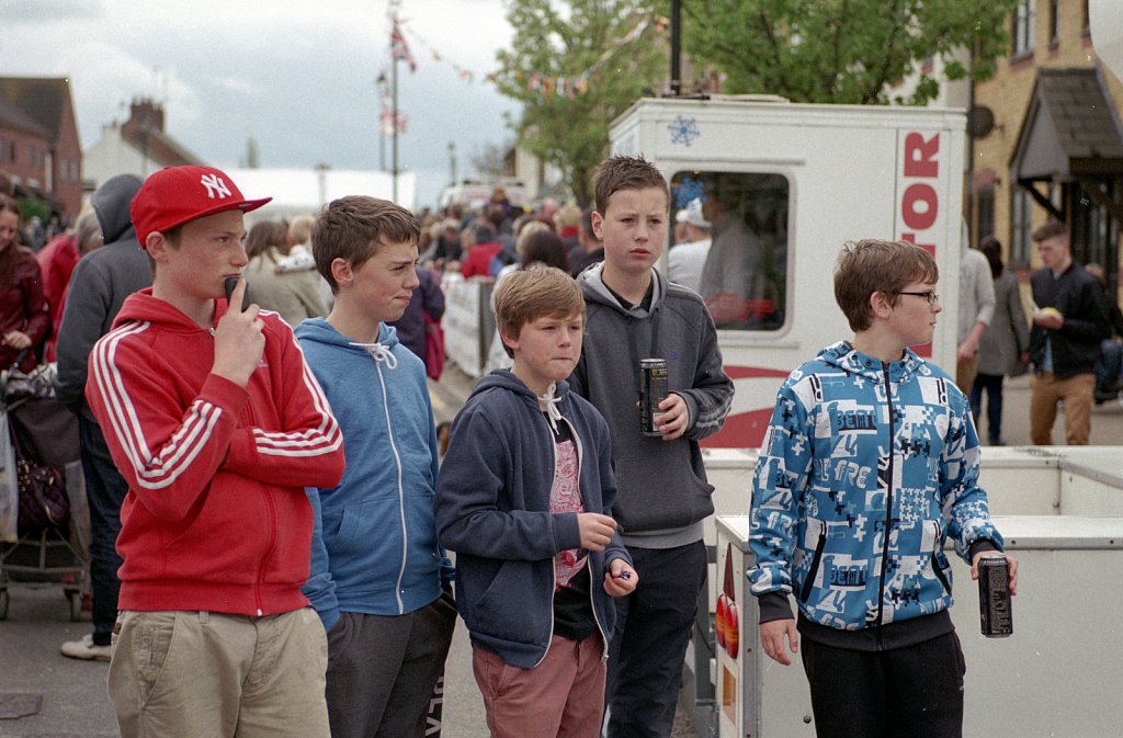 barber-boys-group-friends02.jpg