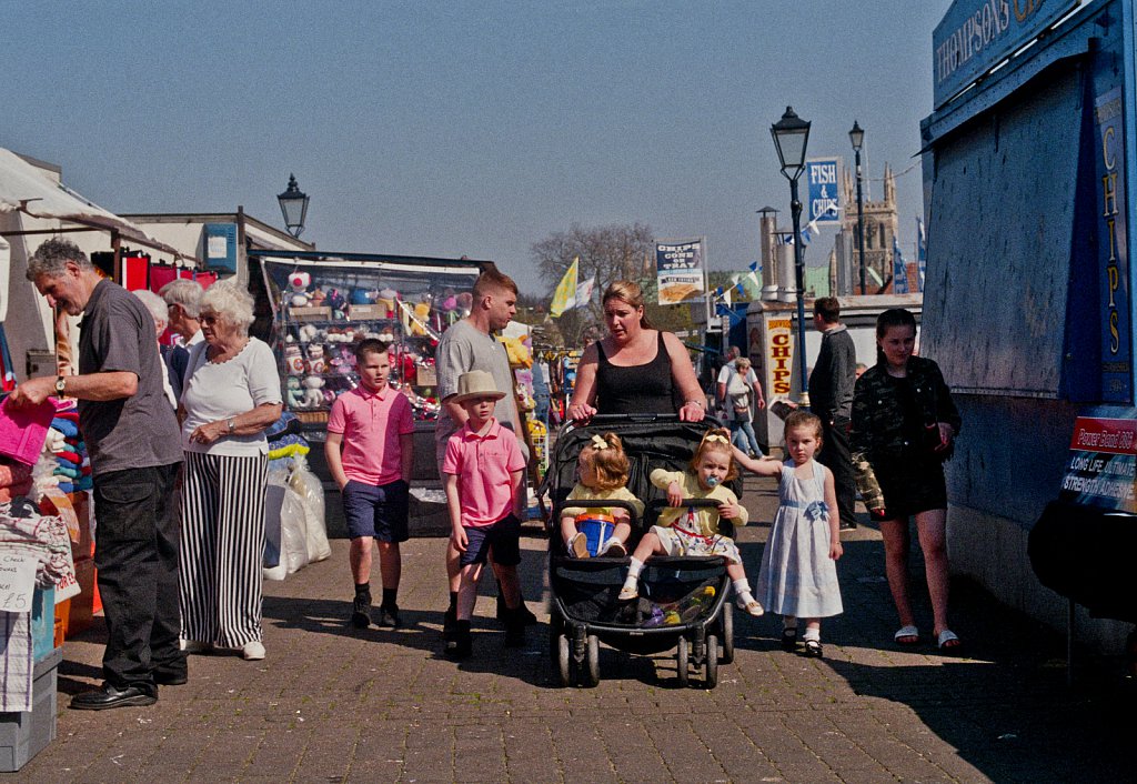 barber-great-yarmouth-shoppers-01.jpg