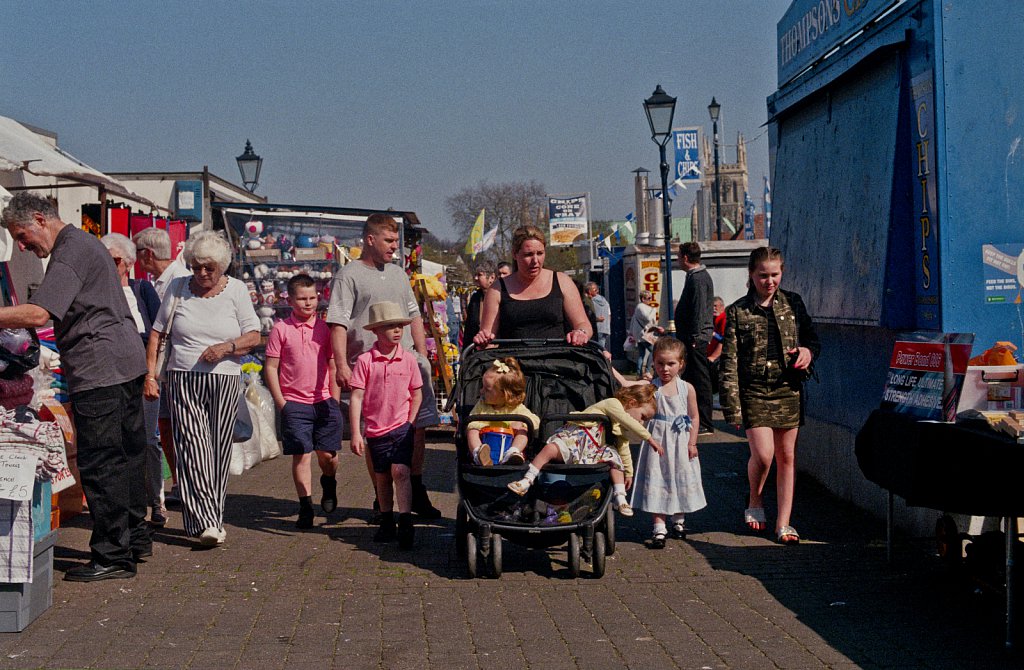 barber-great-yarmouth-shoppers-02.jpg