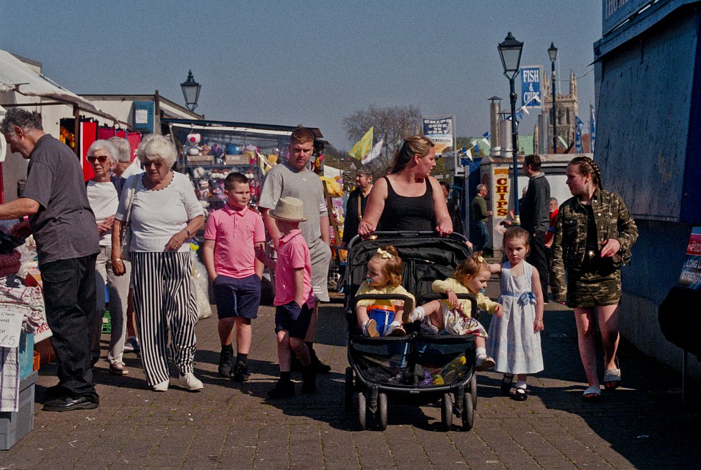 barber-great-yarmouth-shoppers-03.jpg