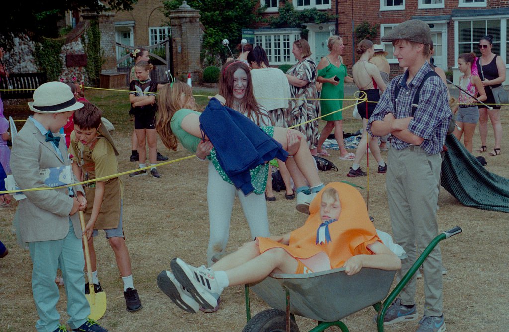 barber-burnham-market-carnival-05jpg.jpg