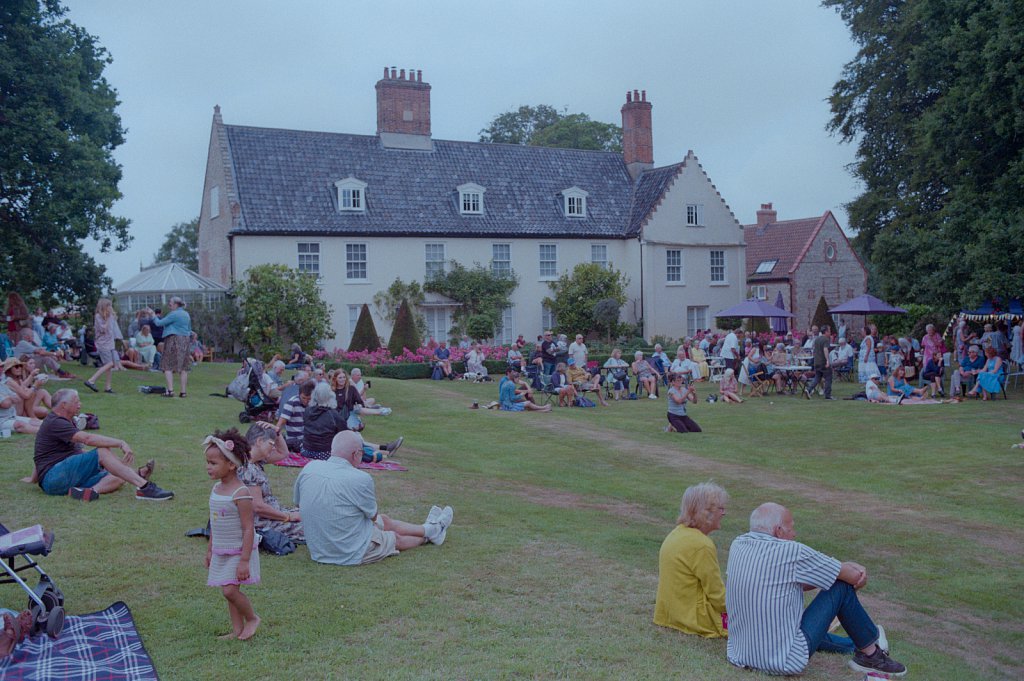 barber-swafield-fete-06jpg.jpg