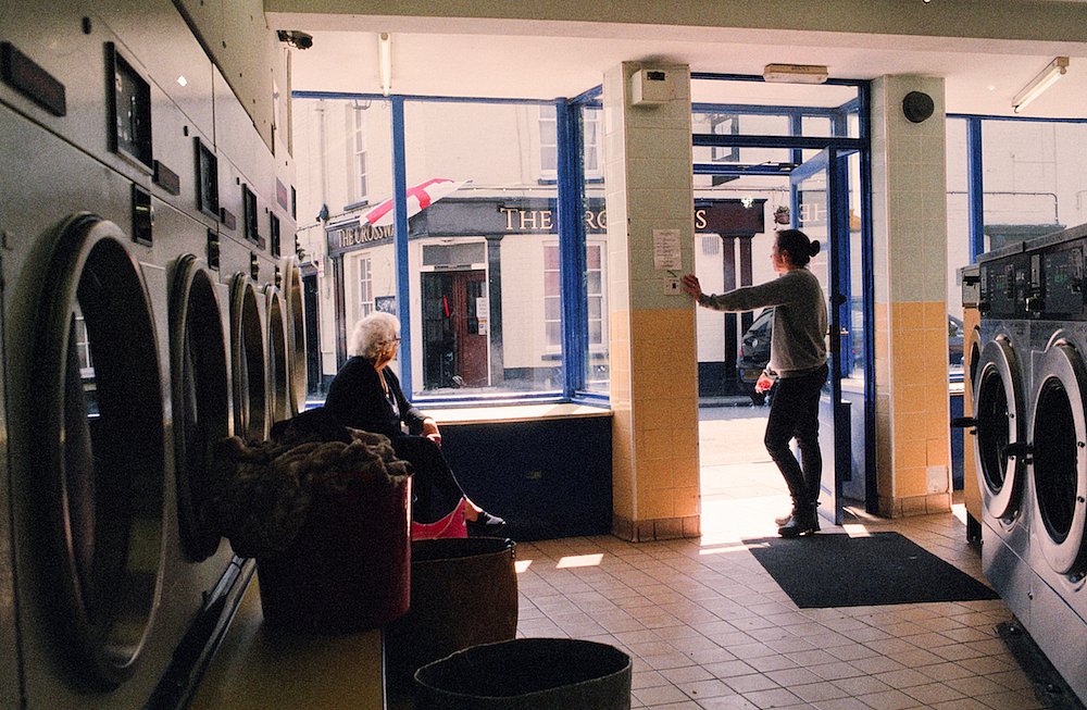 barber-valingers-laundrette-02.jpg